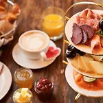 Reetland Am - Luxusplus Reetdachvilla Mit 4 Schlafzimmern, Aussensauna, Loungebereich Und Kamin H12 Dranske