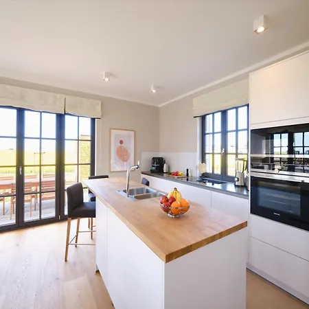 Villa Reetland Am - Luxusplus Reetdachvilla Mit 4 Schlafzimmern, Aussensauna, Loungebereich Und Kamin H12