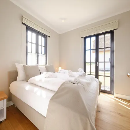 Reetland Am - Luxusplus Reetdachvilla Mit 4 Schlafzimmern, Aussensauna, Loungebereich Und Kamin H12