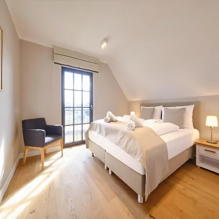 Reetland Am - Luxusplus Reetdachvilla Mit 4 Schlafzimmern, Aussensauna, Loungebereich Und Kamin H12 Prázdninový dům Dranske