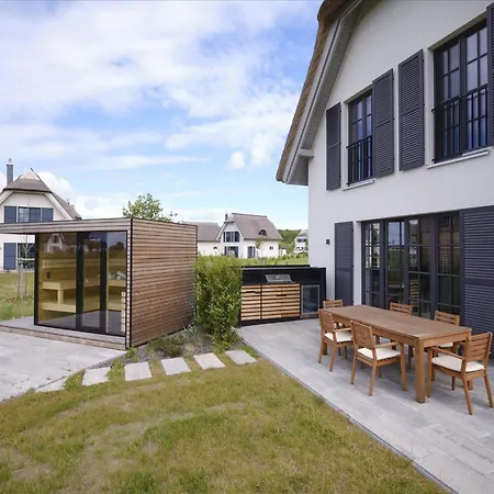 Reetland Am - Luxusplus Reetdachvilla Mit 4 Schlafzimmern, Aussensauna, Loungebereich Und Kamin H12 * Dranske