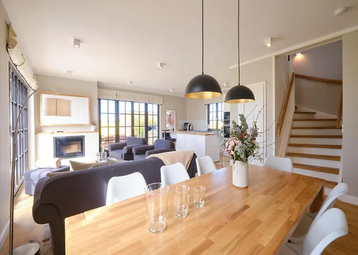 Reetland Am - Luxusplus Reetdachvilla Mit 4 Schlafzimmern, Aussensauna, Loungebereich Und Kamin H12 Villa Dranske