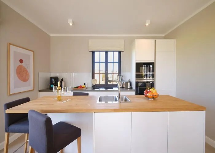 Reetland Am - Luxusplus Reetdachvilla Mit 4 Schlafzimmern, Aussensauna, Loungebereich Und Kamin H12